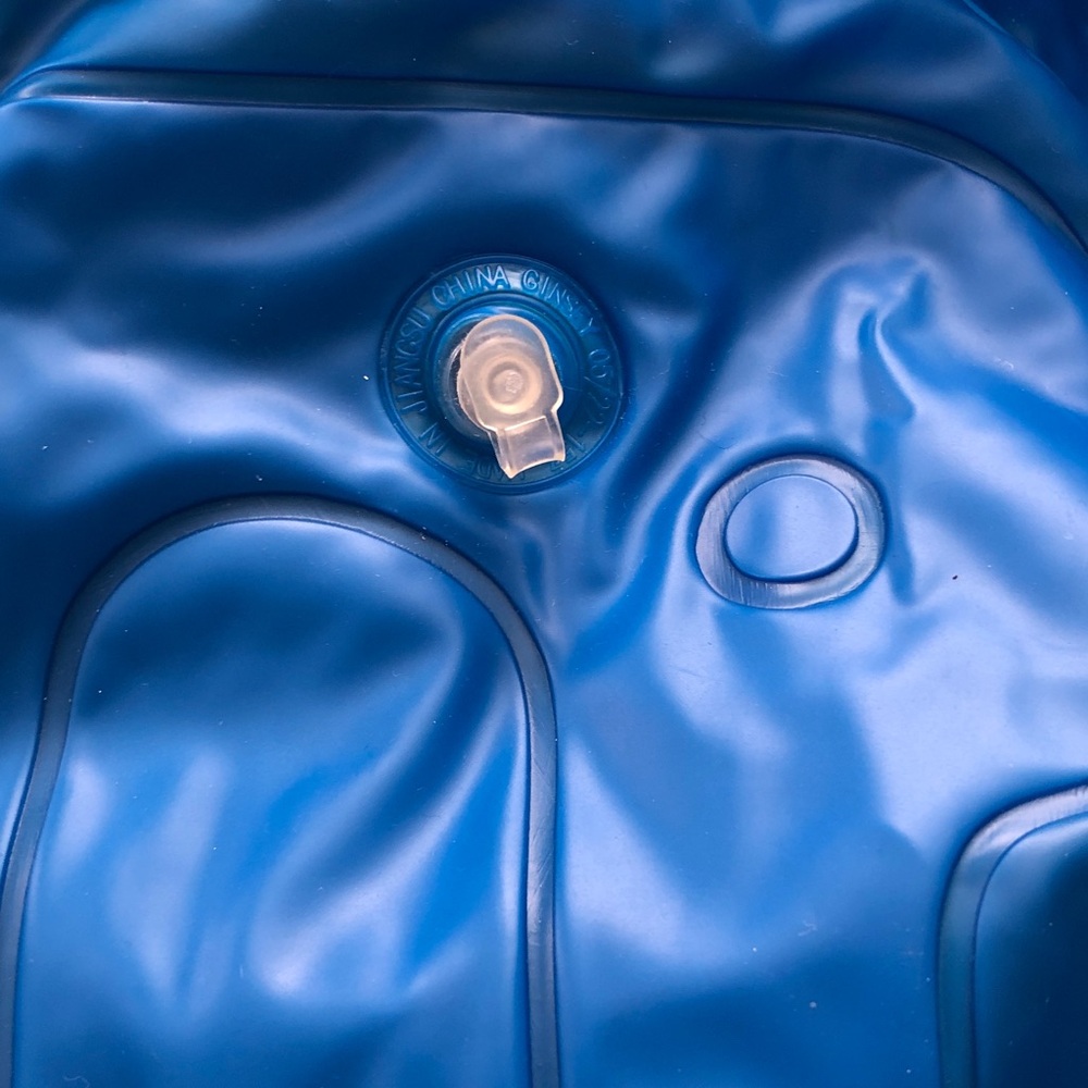🥧 Baby Shark Inflatable Tub - Picture 9 of 9